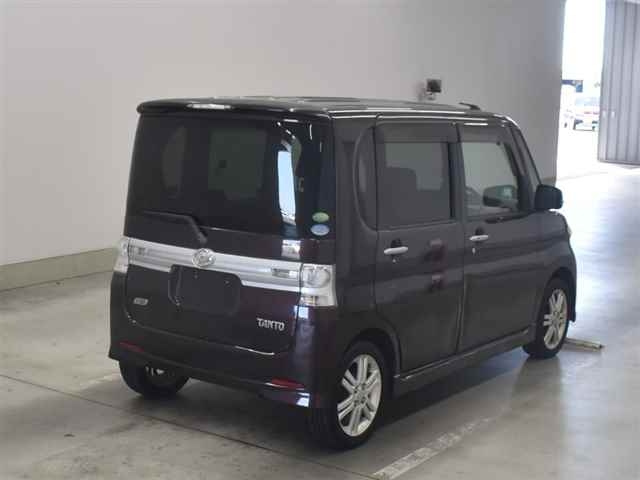 DAIHATSU TANTO 2013