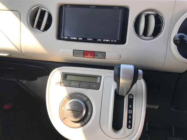 DAIHATSU MIRA 2010