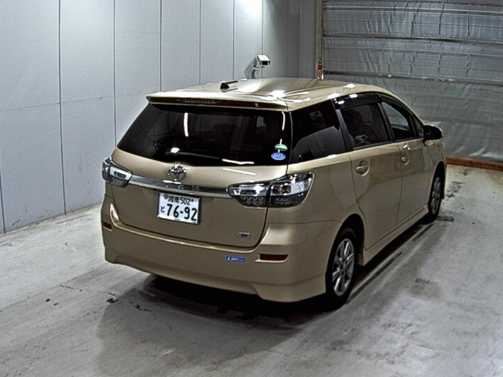 TOYOTA WISH 2014