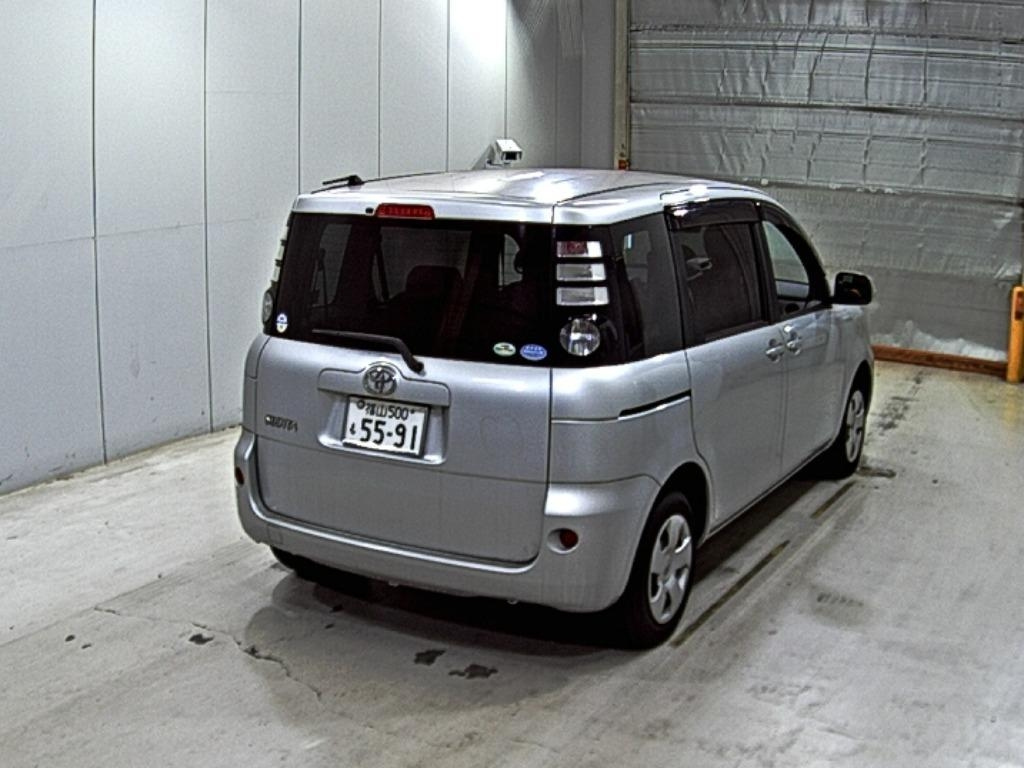 TOYOTA SIENTA 2010