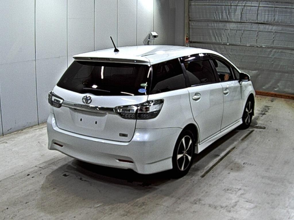 TOYOTA WISH 2016