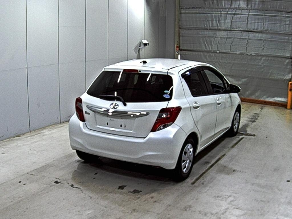 TOYOTA VITZ 2015