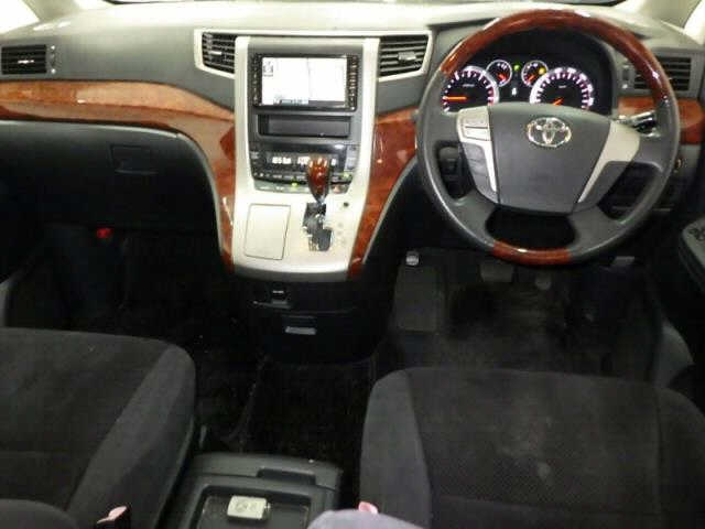 TOYOTA VELLFIRE 2009