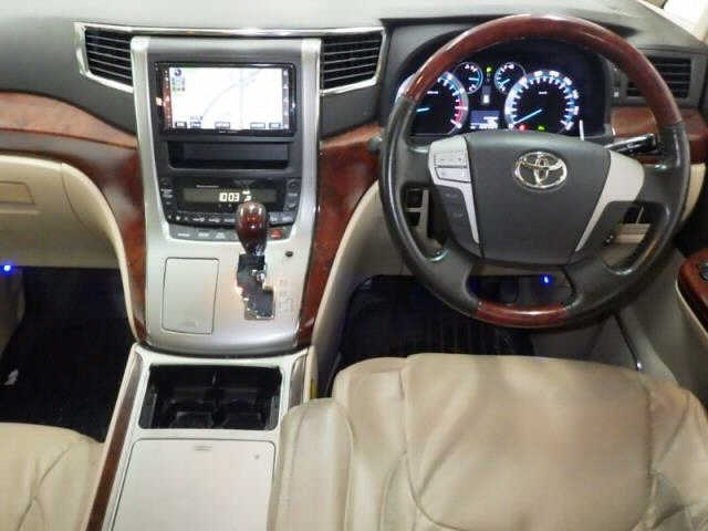 TOYOTA VELLFIRE 2009