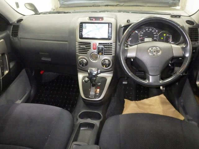 TOYOTA RUSH 2009