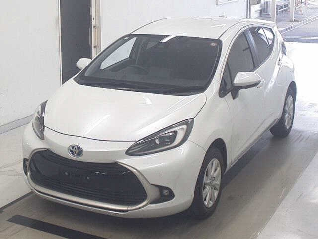 TOYOTA AQUA 2021