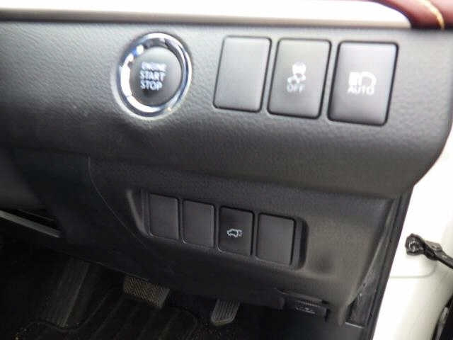 TOYOTA HARRIER 2017