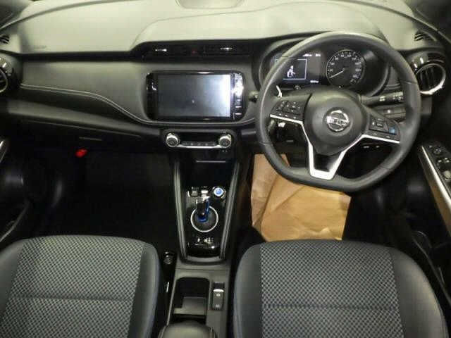 NISSAN KIX 2021