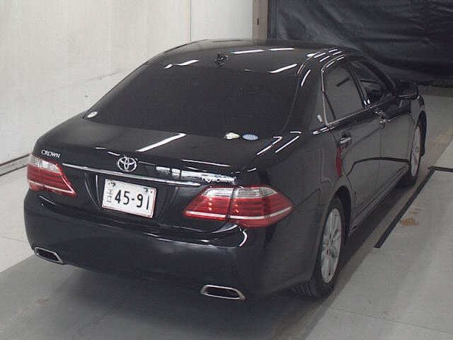 TOYOTA CROWN 2010