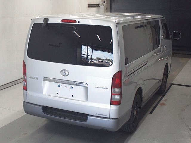 TOYOTA HIACE VAN 2009