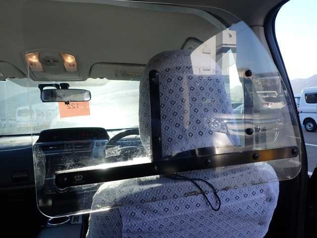 TOYOTA PRIUS ALPHA 2017
