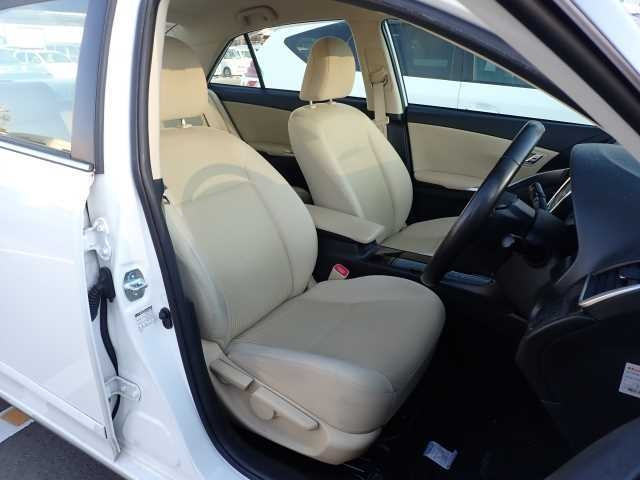 TOYOTA PREMIO 2018