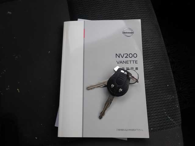 NISSAN NV200 2019