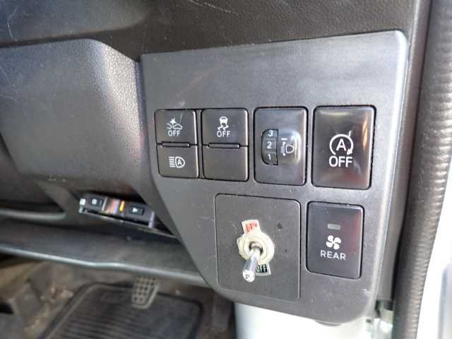 DAIHATSU HIJET VAN 2018