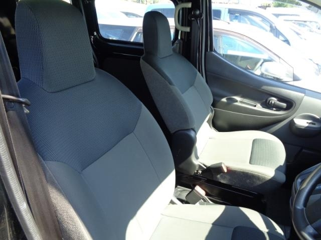 NISSAN NV200 2019