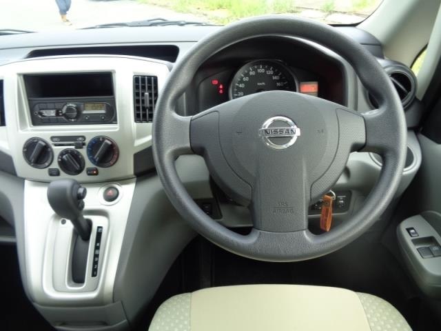 NISSAN NV200 2019