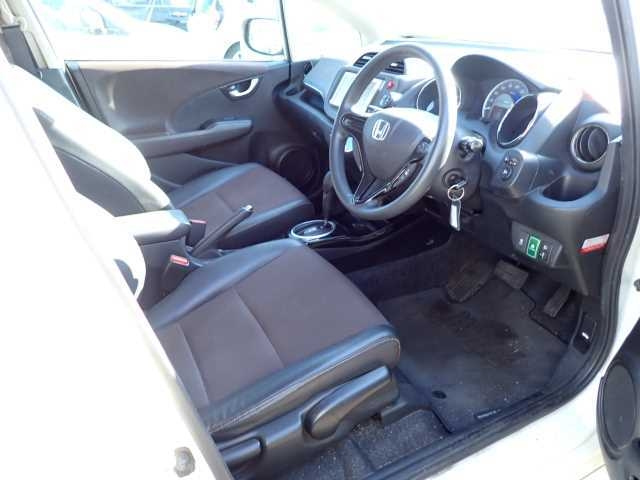 HONDA FIT SHUTTLE 2011