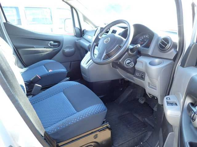 NISSAN NV200 2012