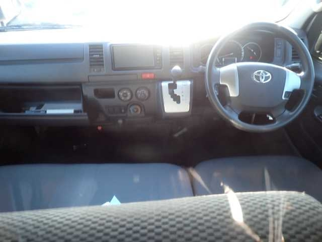 TOYOTA HIACE VAN 2019