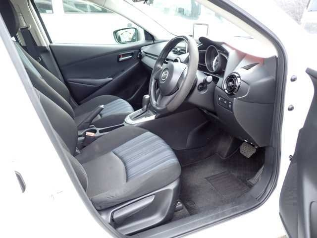 MAZDA DEMIO 2016