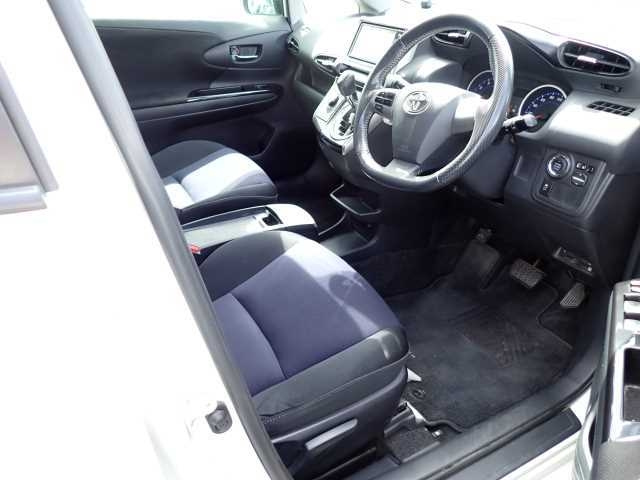 TOYOTA WISH 2017