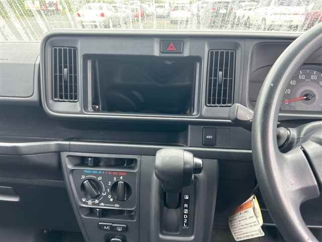 DAIHATSU HIJET VAN 2018