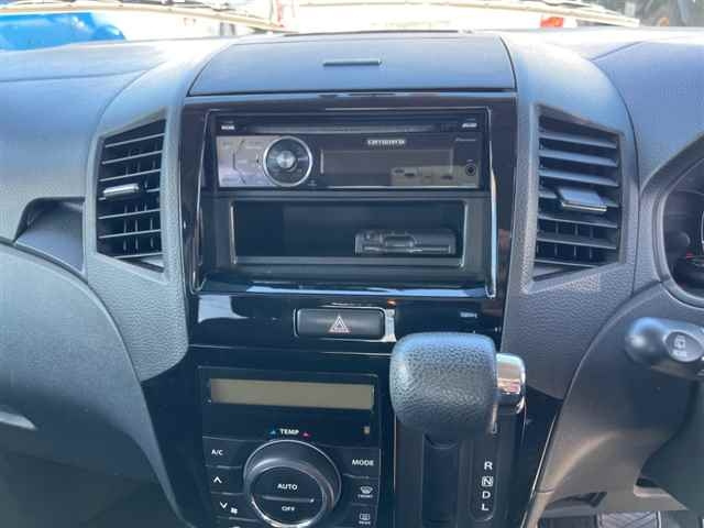 NISSAN ROOX 2011