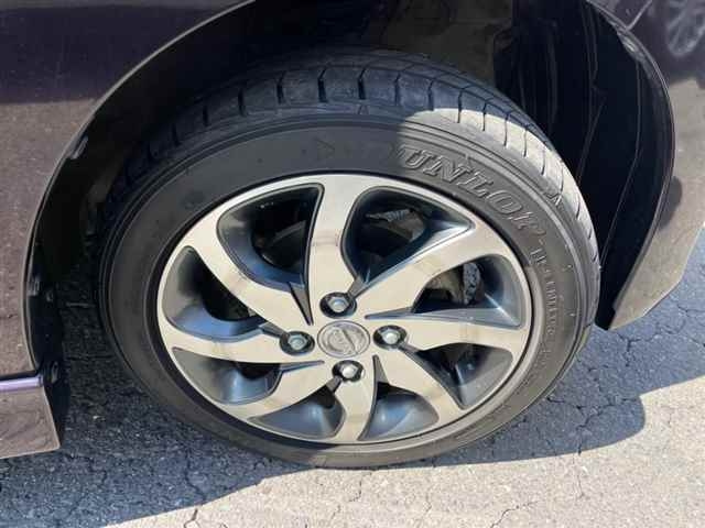 NISSAN ROOX 2011