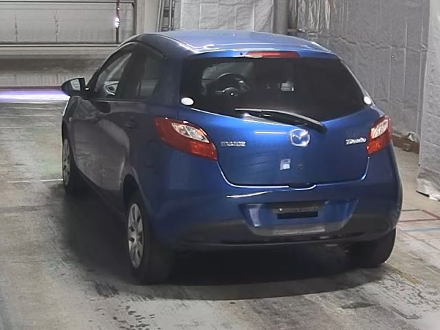 MAZDA DEMIO 2010
