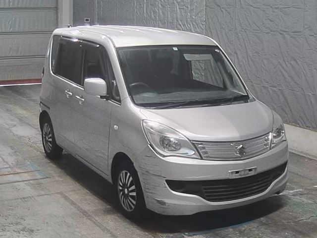 SUZUKI SOLIO 2013
