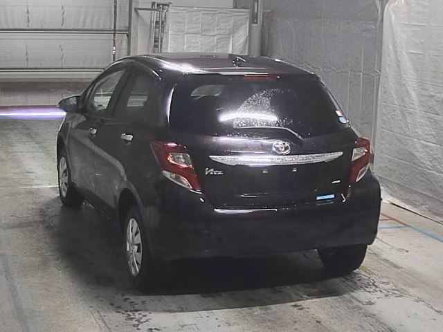 TOYOTA VITZ 2016