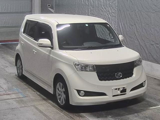 TOYOTA BB 2010