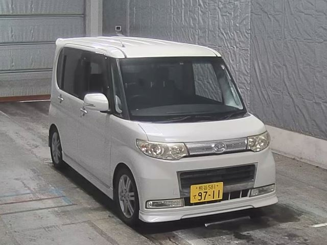 DAIHATSU TANTO 2010