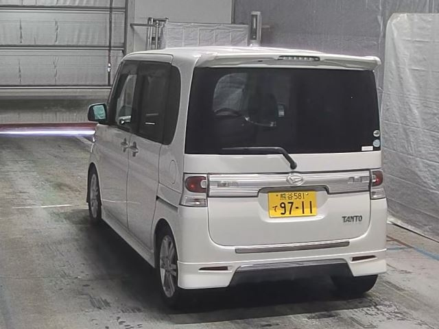 DAIHATSU TANTO 2010