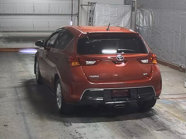 TOYOTA AURIS 2012