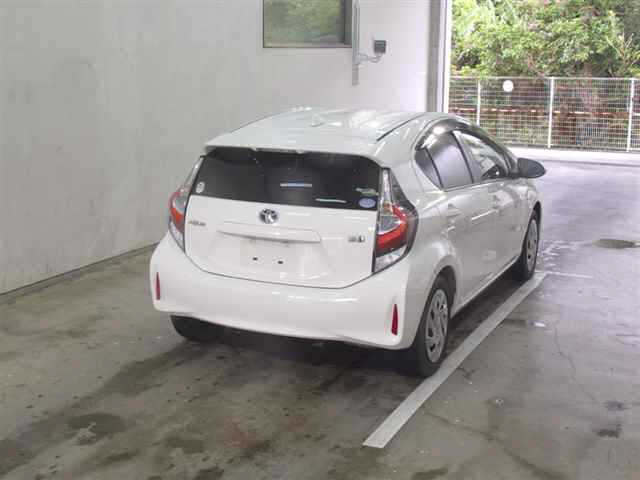 TOYOTA AQUA 2019