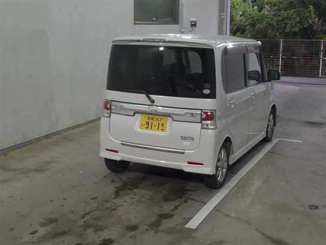 DAIHATSU TANTO 2009