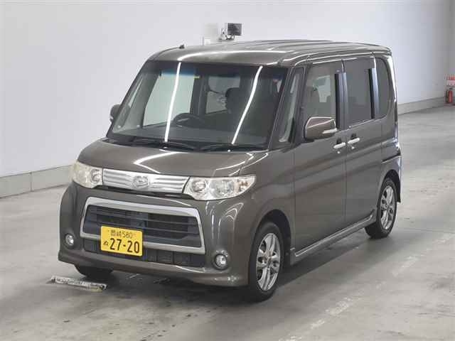DAIHATSU TANTO 2011