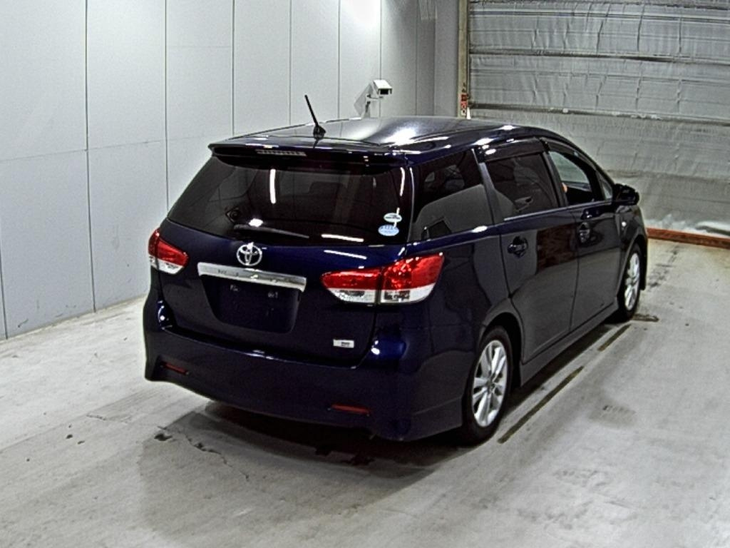 TOYOTA WISH 2010