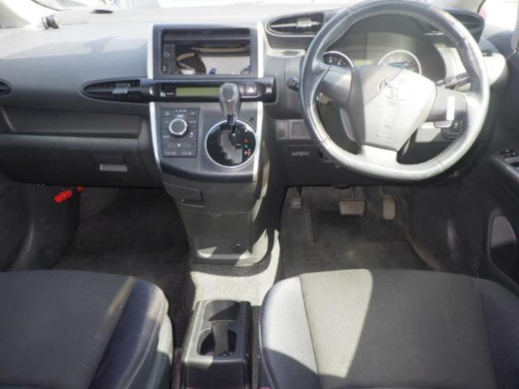 TOYOTA WISH 2009