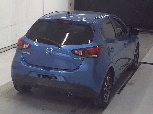 MAZDA DEMIO 2016