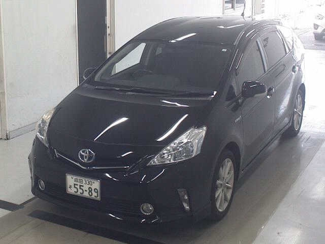 TOYOTA PRIUS ALPHA 2013
