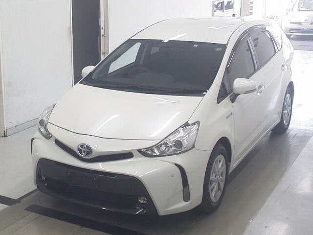TOYOTA PRIUS ALPHA 2016