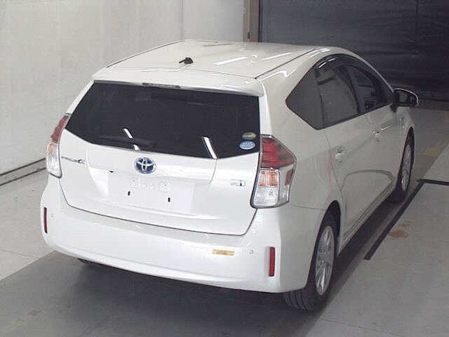 TOYOTA PRIUS ALPHA 2016