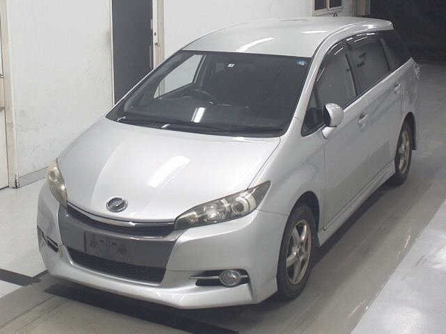 TOYOTA WISH 2013