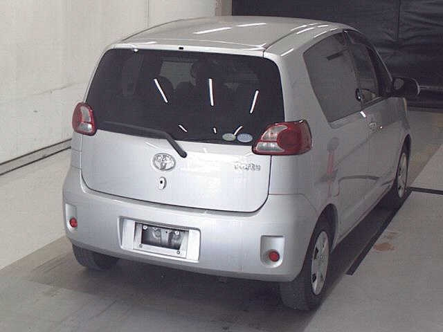 TOYOTA PORTE 2011