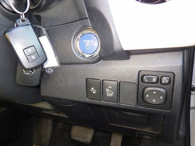 TOYOTA AURIS 2016