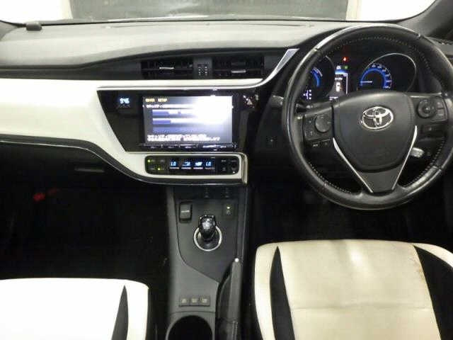 TOYOTA AURIS 2016