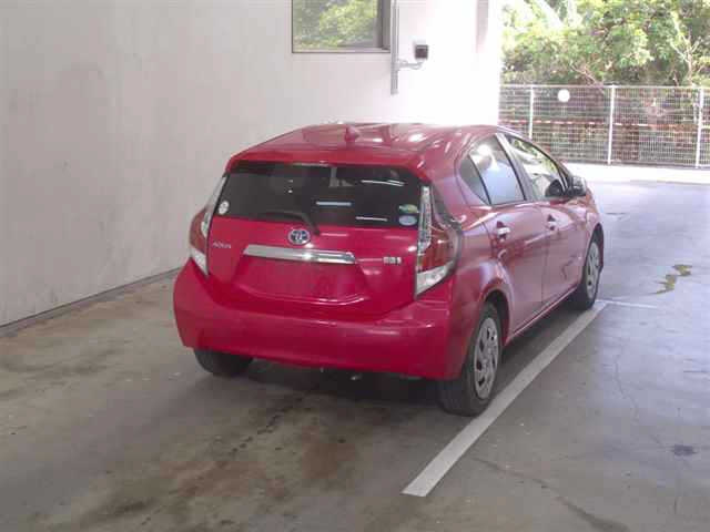 TOYOTA AQUA 2016