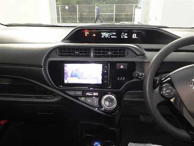TOYOTA AQUA 2016